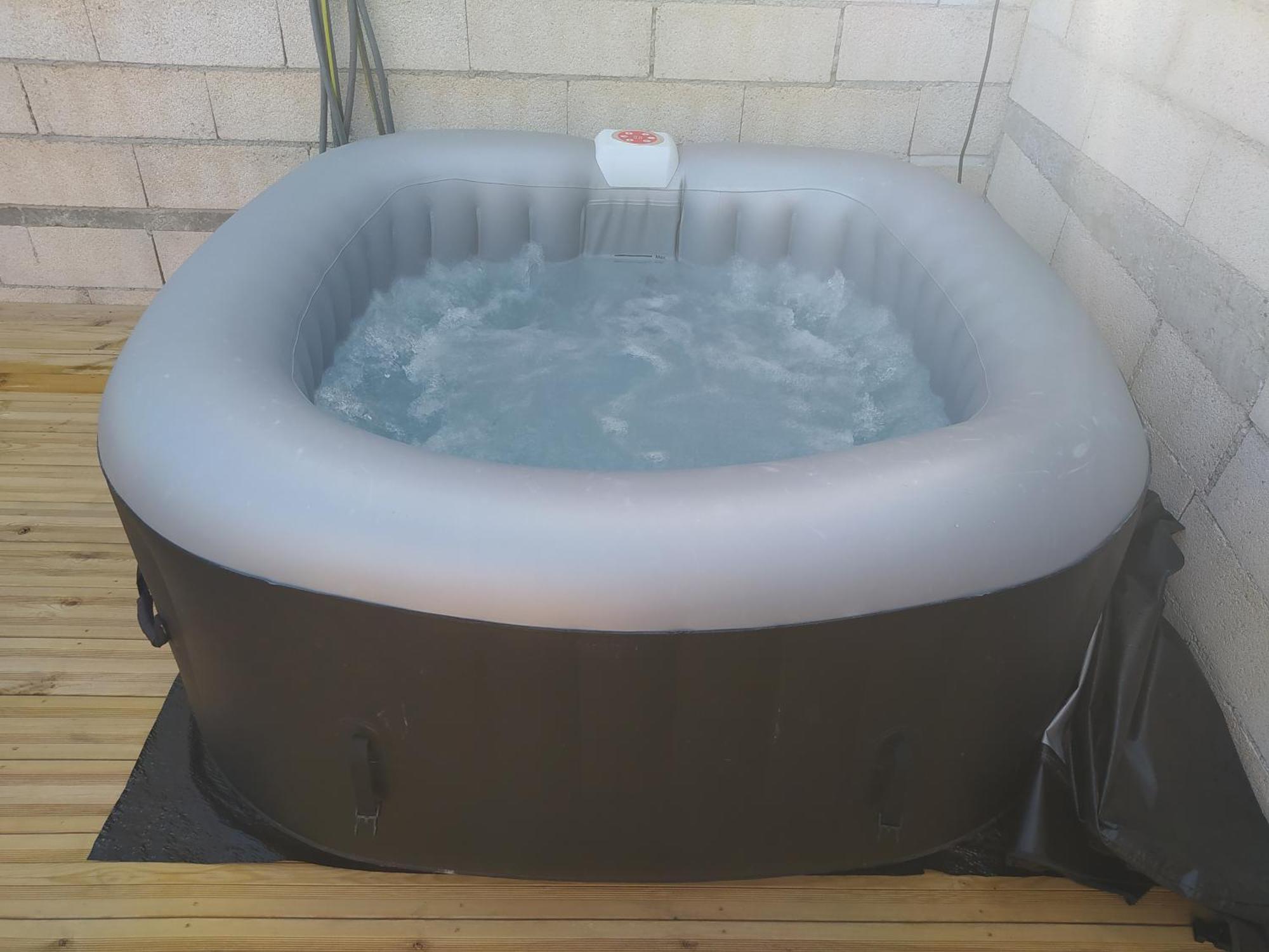 Studio Cosy Avec Terrasse Et Jacuzzi A Disposition De Mai A Aout Rians  エクステリア 写真